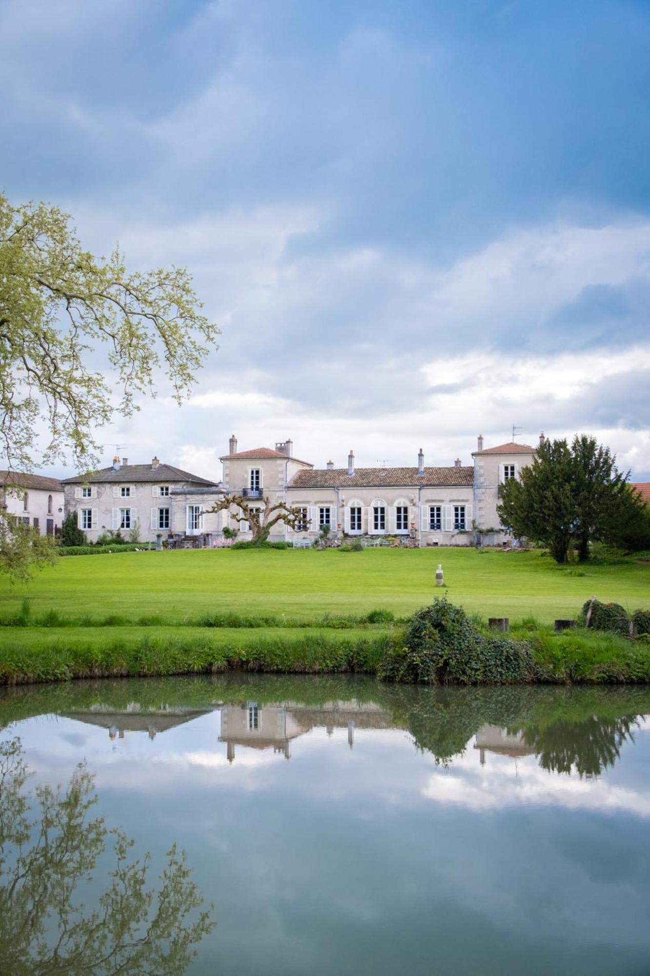 Chateau De Choloy 외부 사진